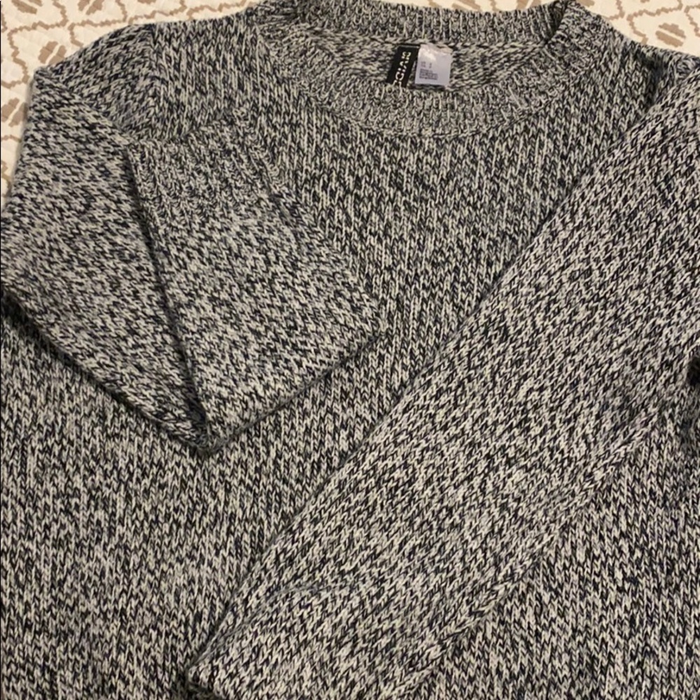 Black and white sweater shirt